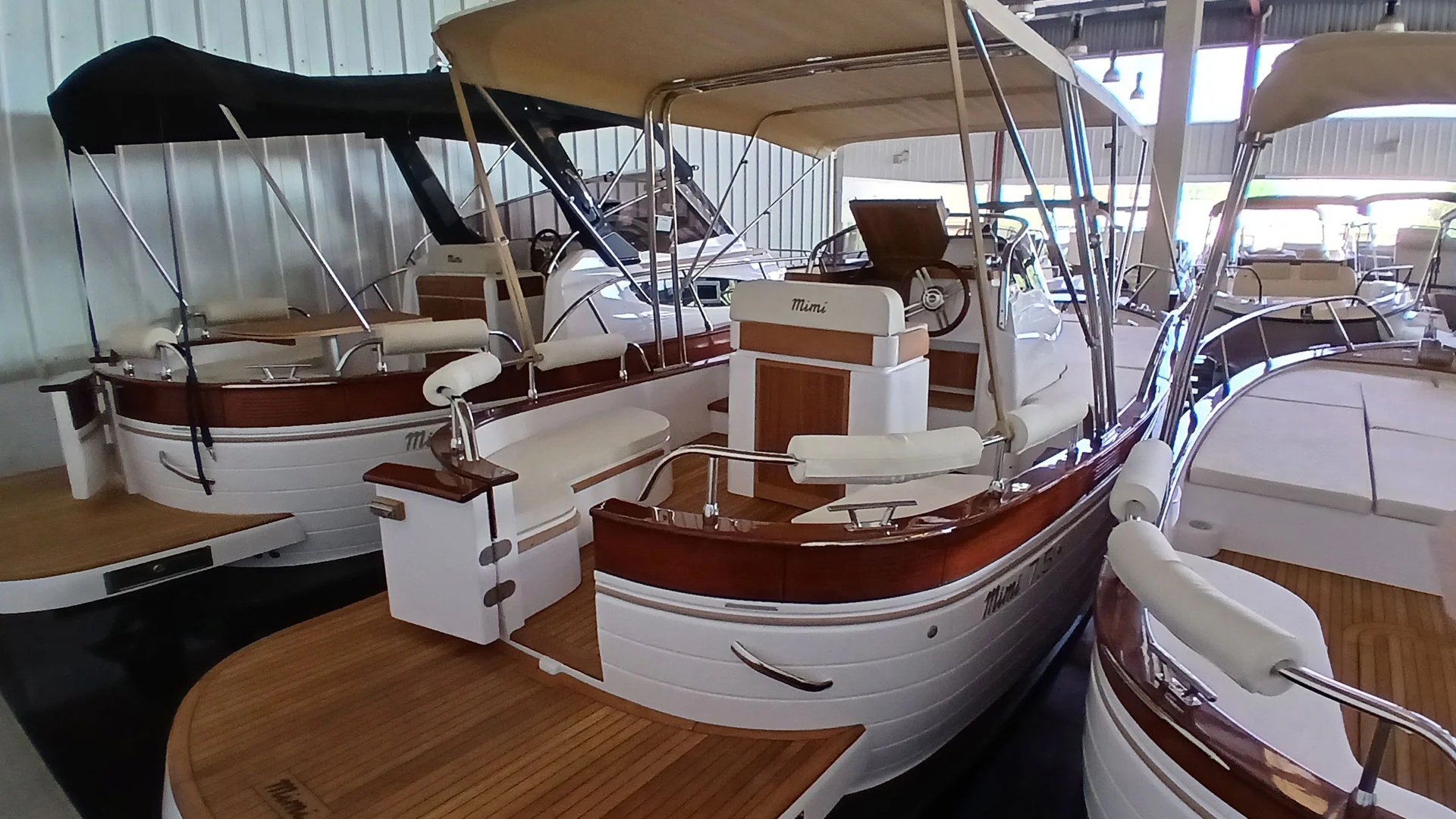 1-cantieri-mimi-libeccio-7-5-wa-en-exposicion