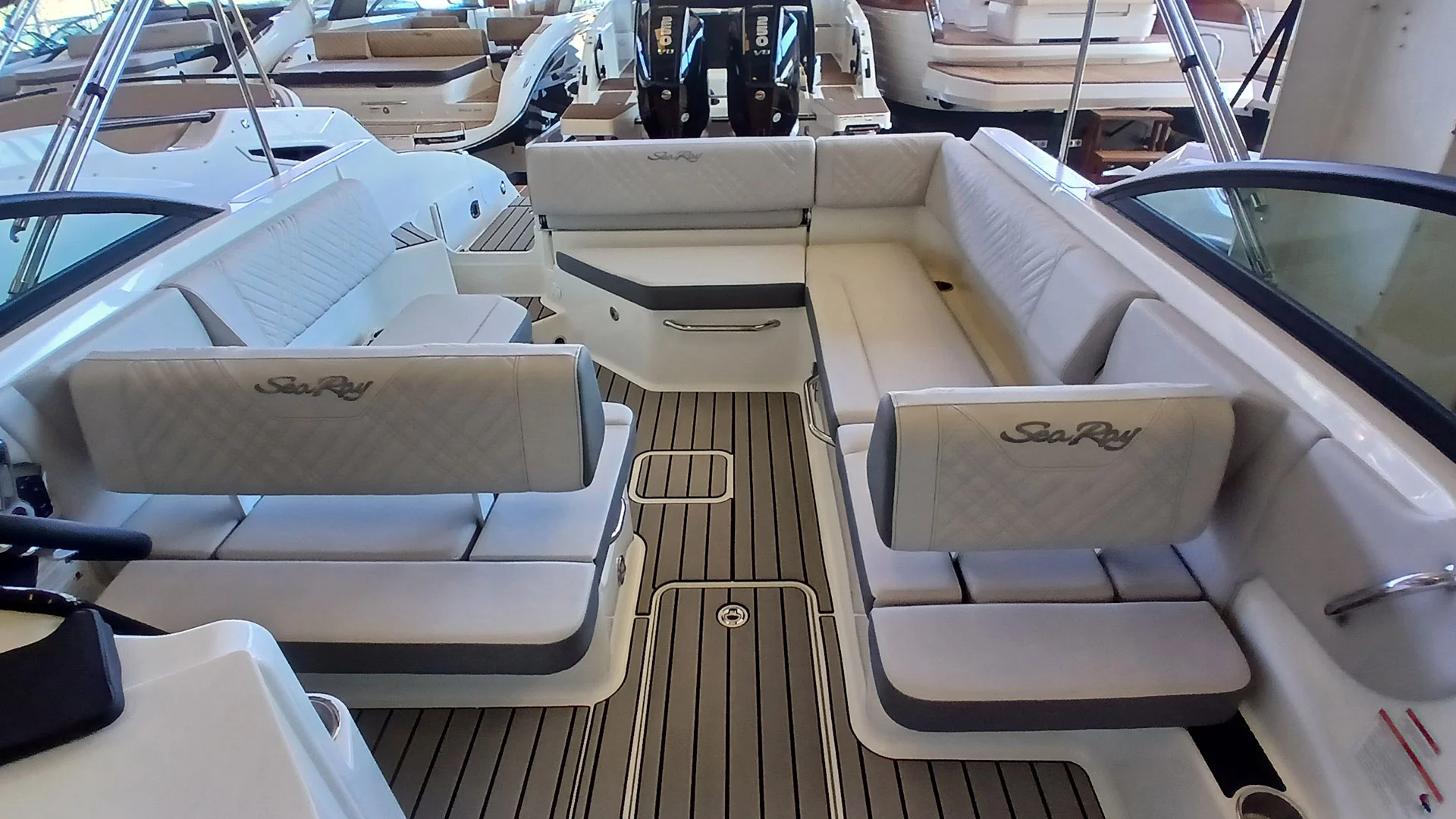 10-barco-nuevo-entrega-inmediata-sea-ray-sdx-250-zona-bañera