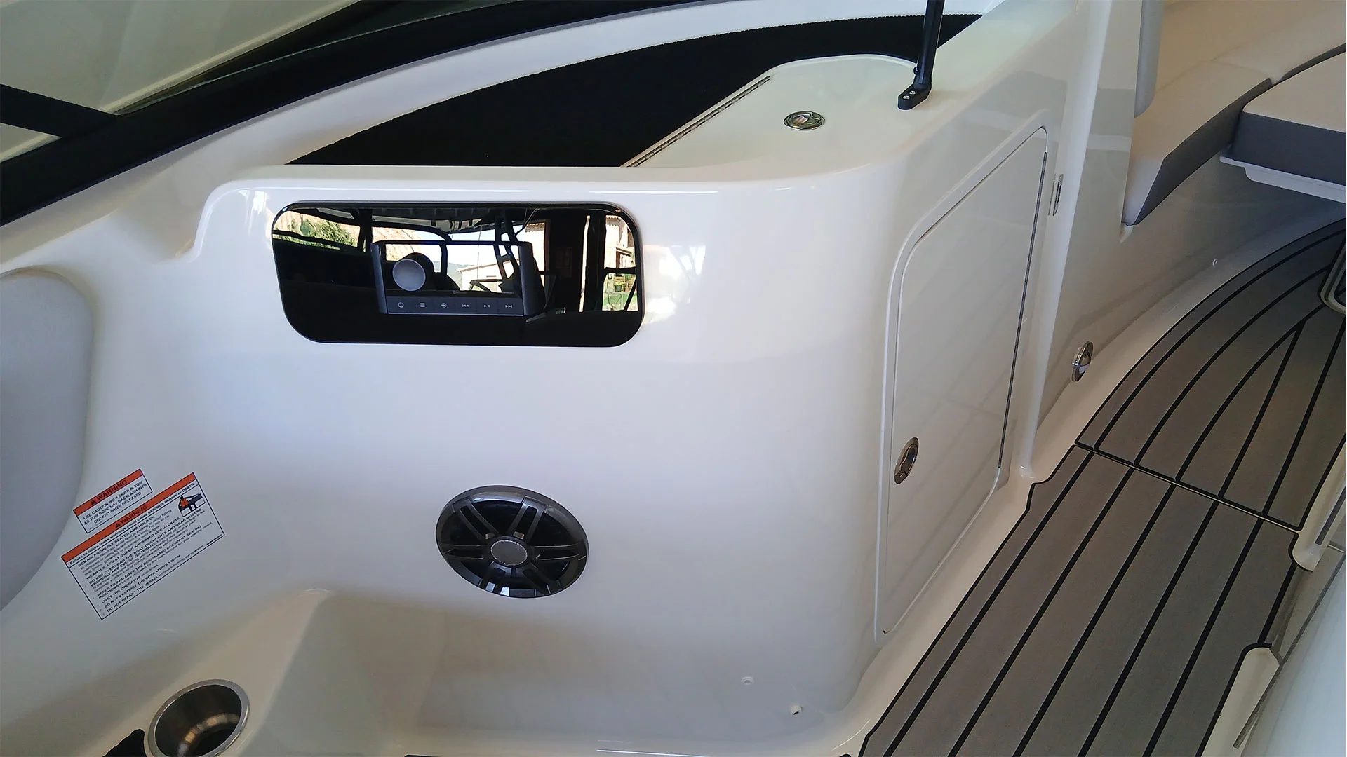 15-barco-nuevo-entrega-inmediata-sea-ray-sdx-250-zona-copiloto