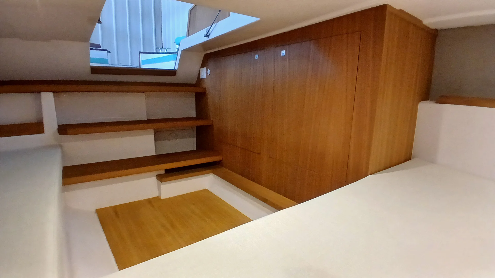 15-cantieri-mimi-libeccio-8-5-classic-nuevo-zona-camarote