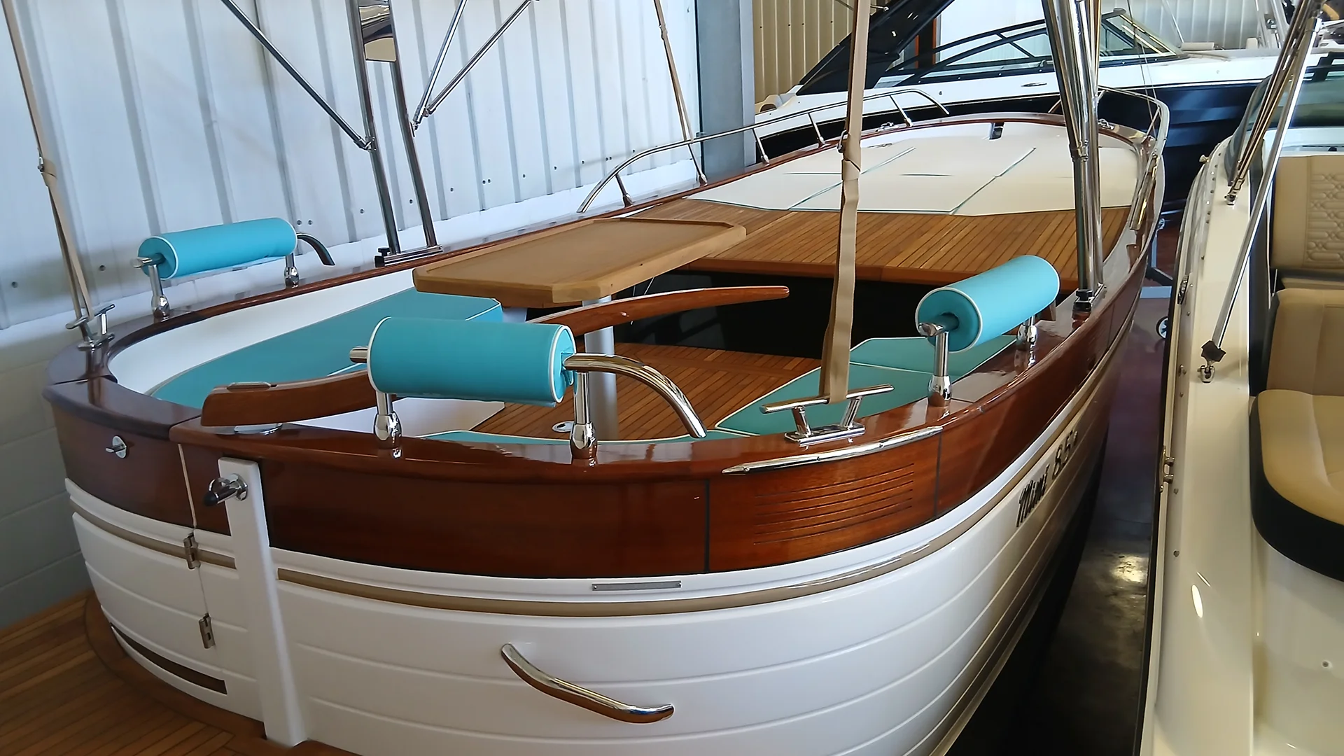 18-cantieri-mimi-libeccio-8-5-classic-nuevo-bañera