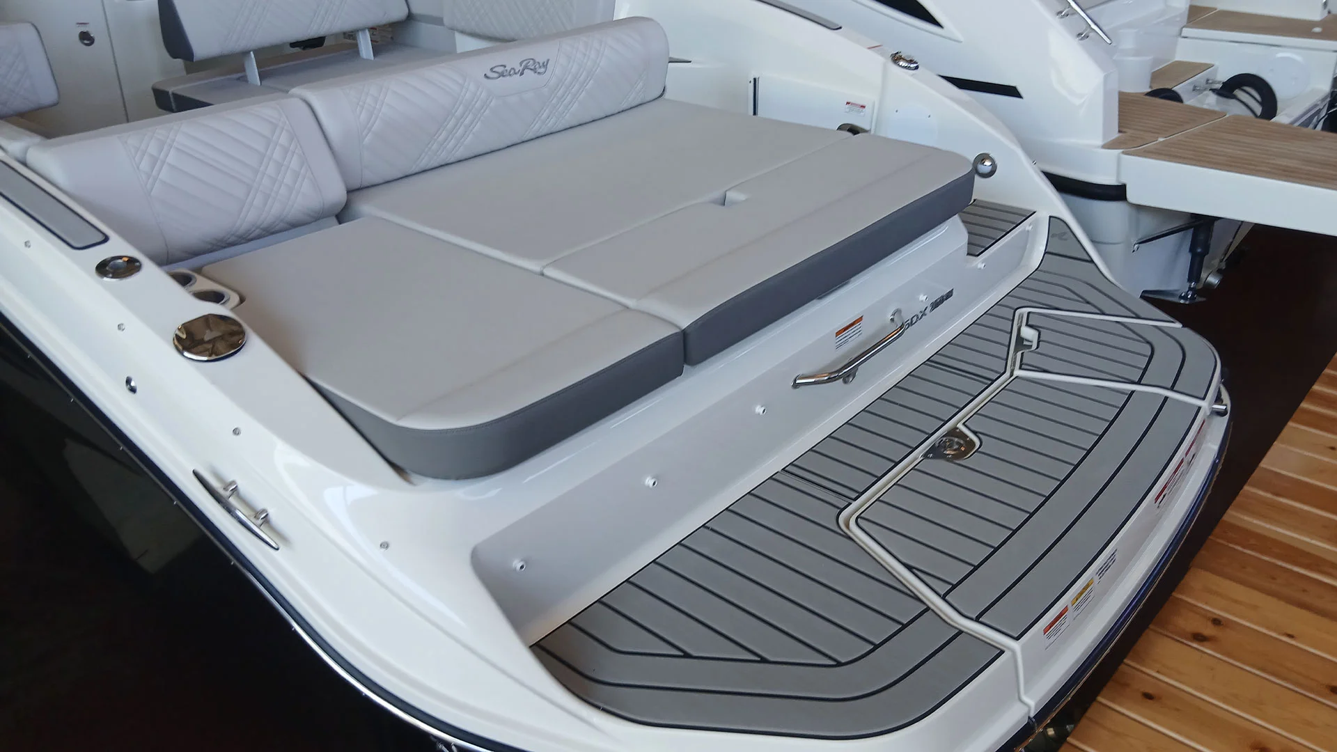 19-barco-nuevo-entrega-inmediata-sea-ray-sdx-250-solarium-popa