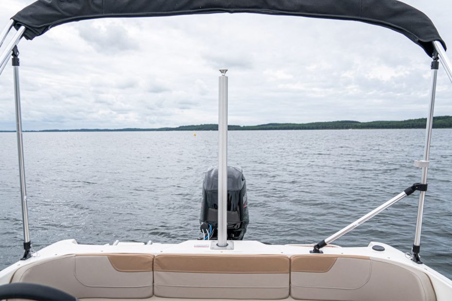 Quicksilver Activ 475 Axess - Detalle popa