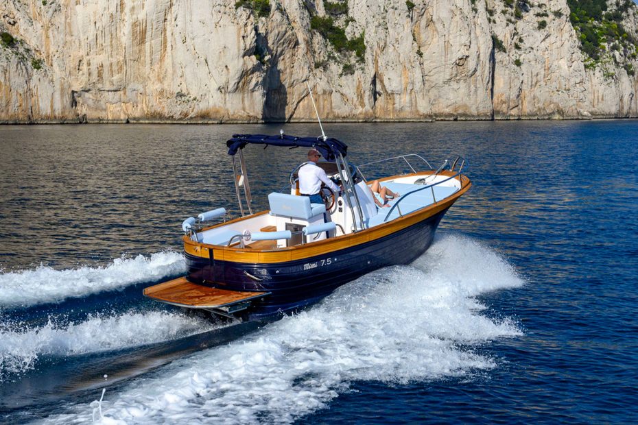 Cantieri Mimi Libeccio 7.5 Open - Navegando vista popa