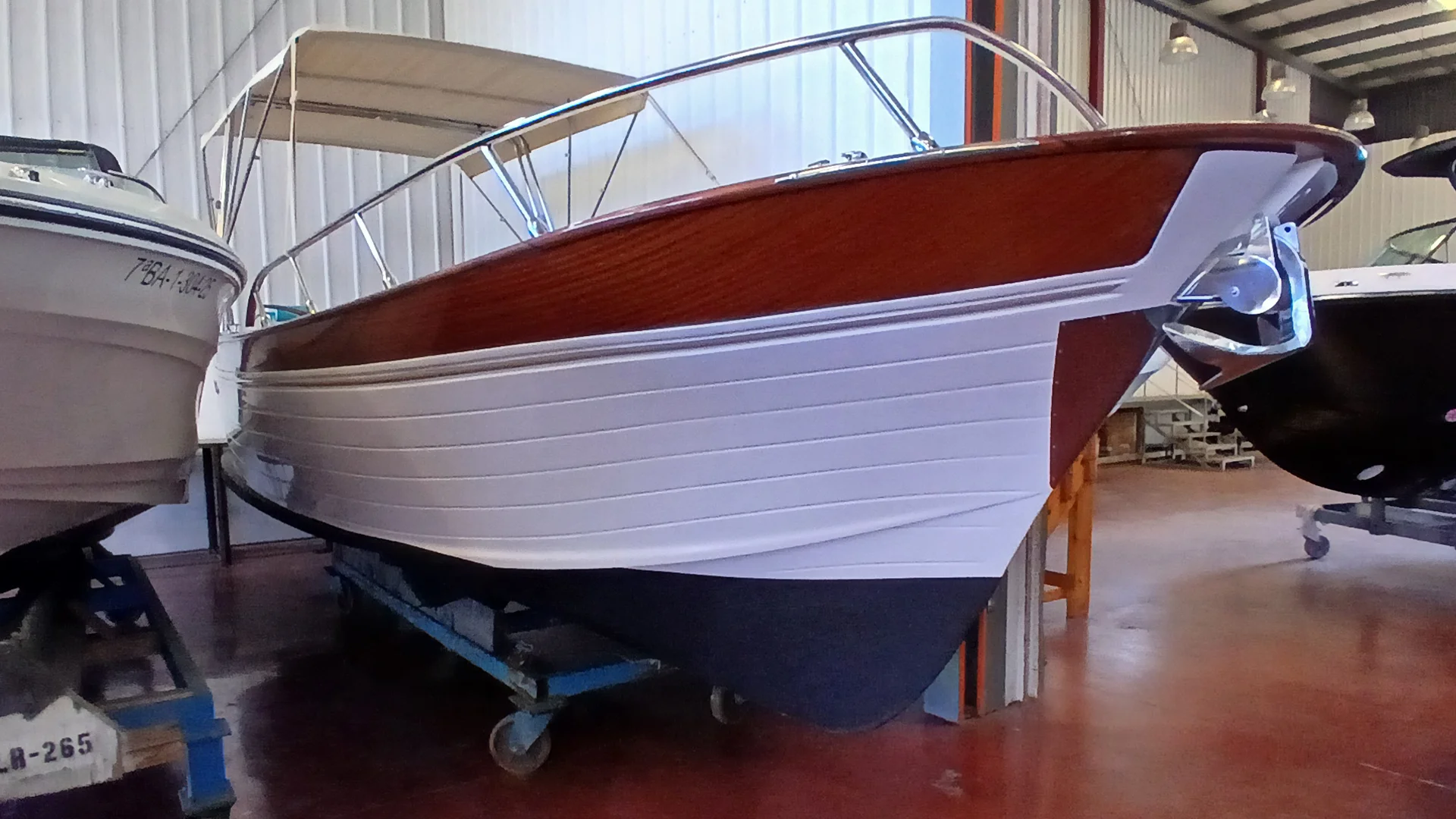 3-cantieri-mimi-libeccio-8-5-classic-nuevo-en-exposicion
