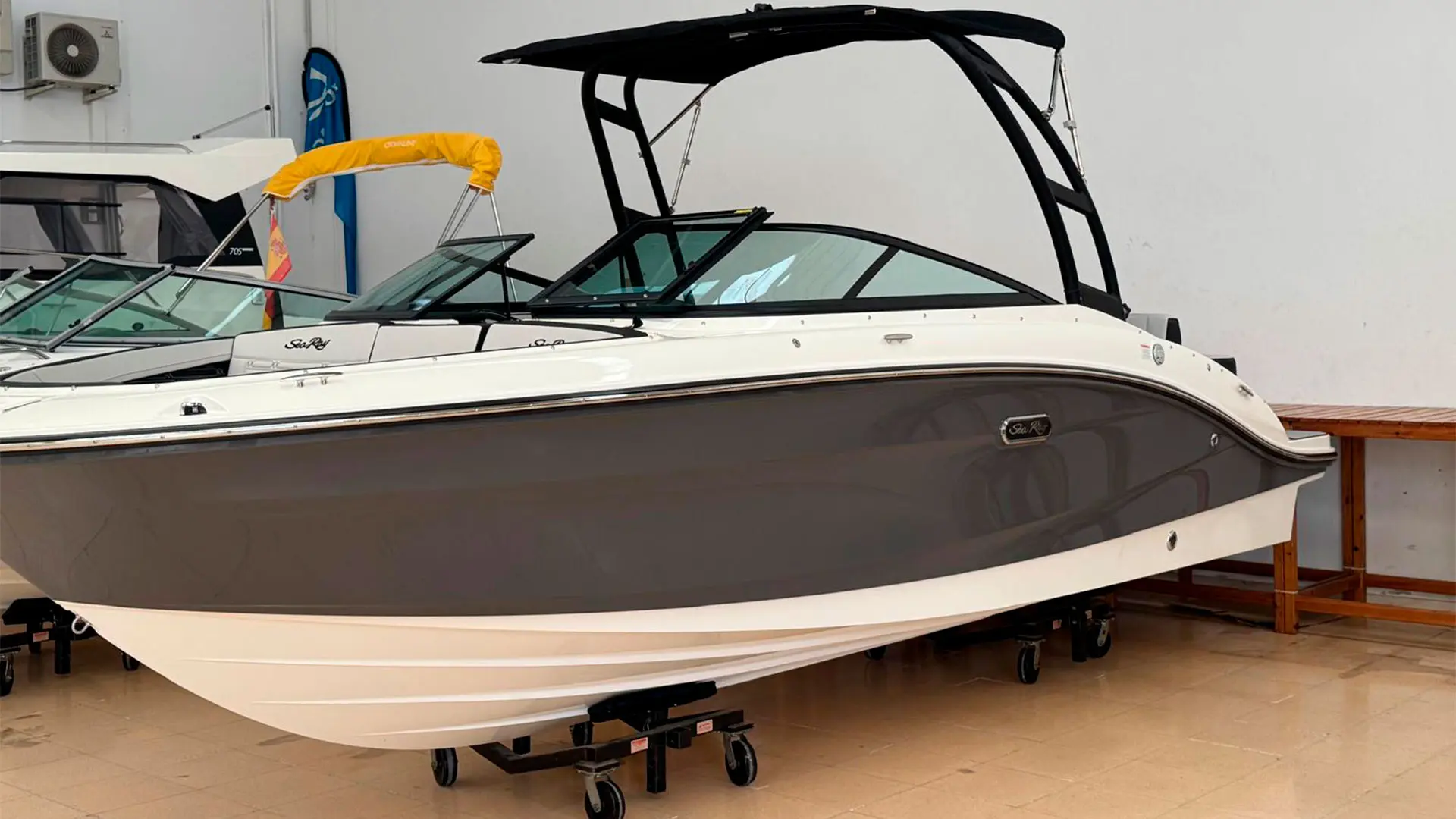 Barco nuevo entrega inmediata Sea Ray SPX 210 AP - En exposición