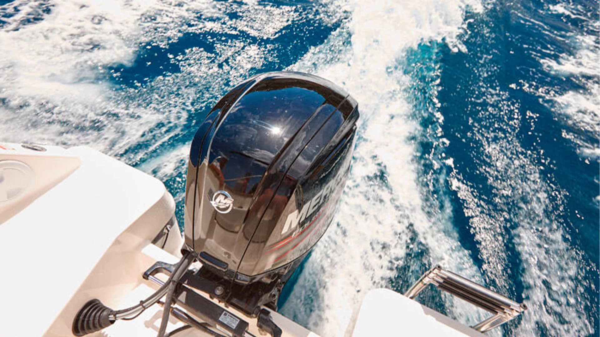 Nautica-palamos-activ-555-open-vista-fueraborda-mercury