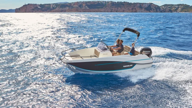 Quicksilver Activ 555 Open