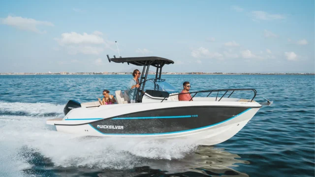Quicksilver Activ 705 Open