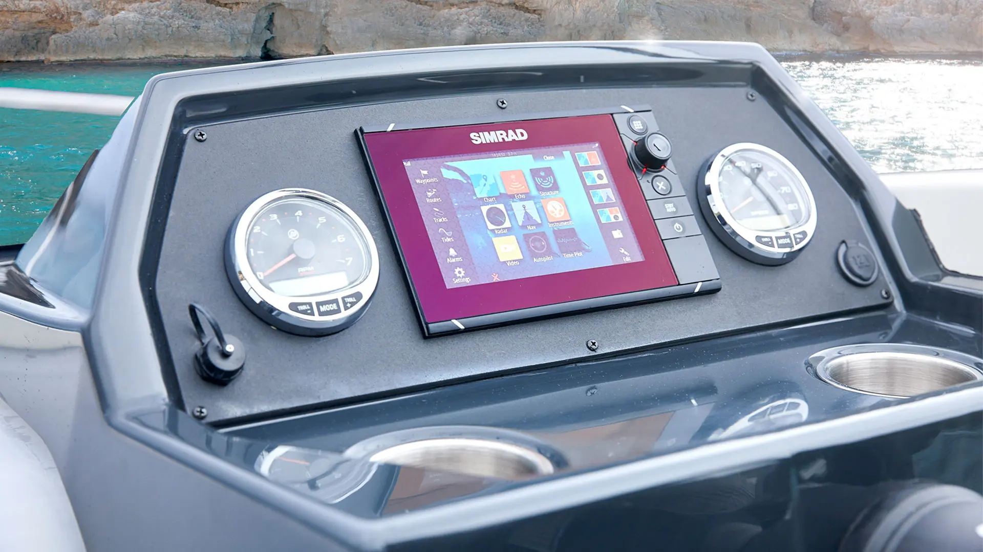 Próximamente en stock Quicksilver Activ 605 Sundeck - Simrad