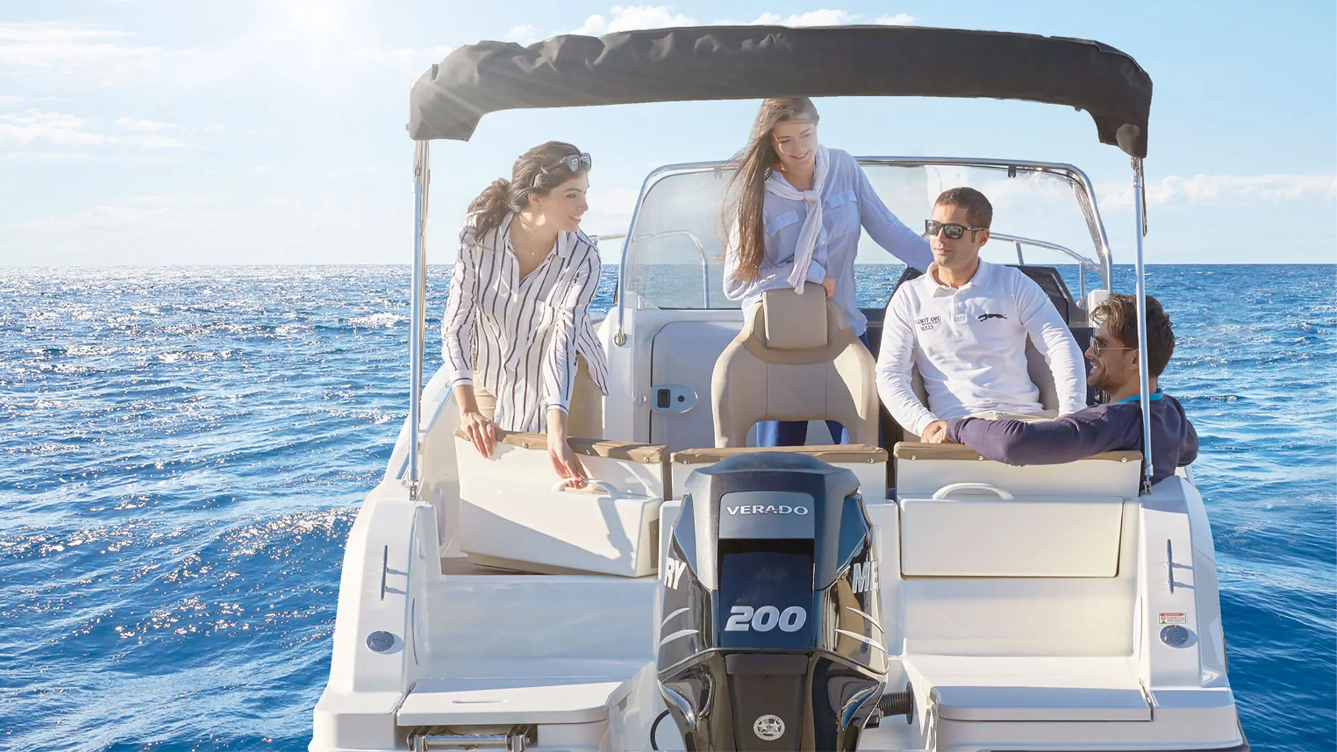 Próximamente en Stock Quicksilver Activ 675 Sundeck - Sundeck vista frontal popa