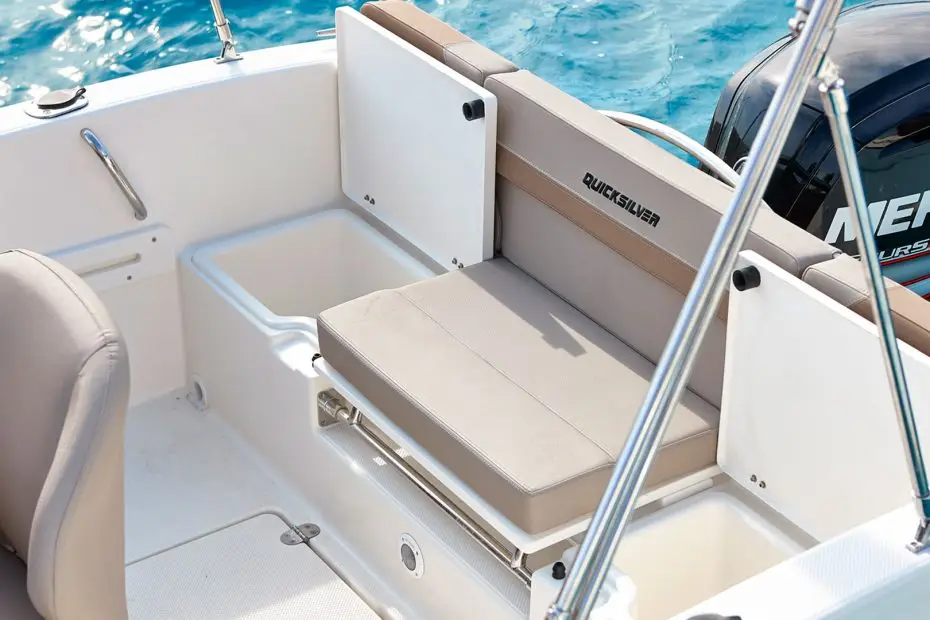 Quicksilver Activ 505 Cabin - Cofres popa