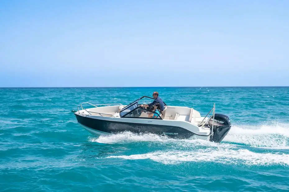 Quicksilver Activ 555 Bowrider - Apta licencia de navegación