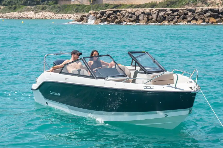 Quicksilver Activ 555 Bowrider - Fondeando