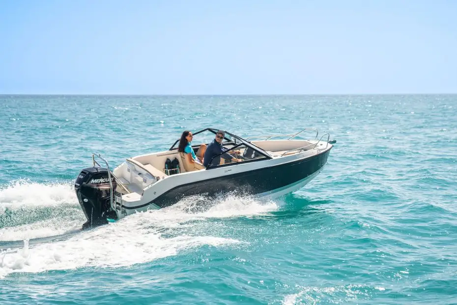 Quicksilver Activ 555 Bowrider - Navegando