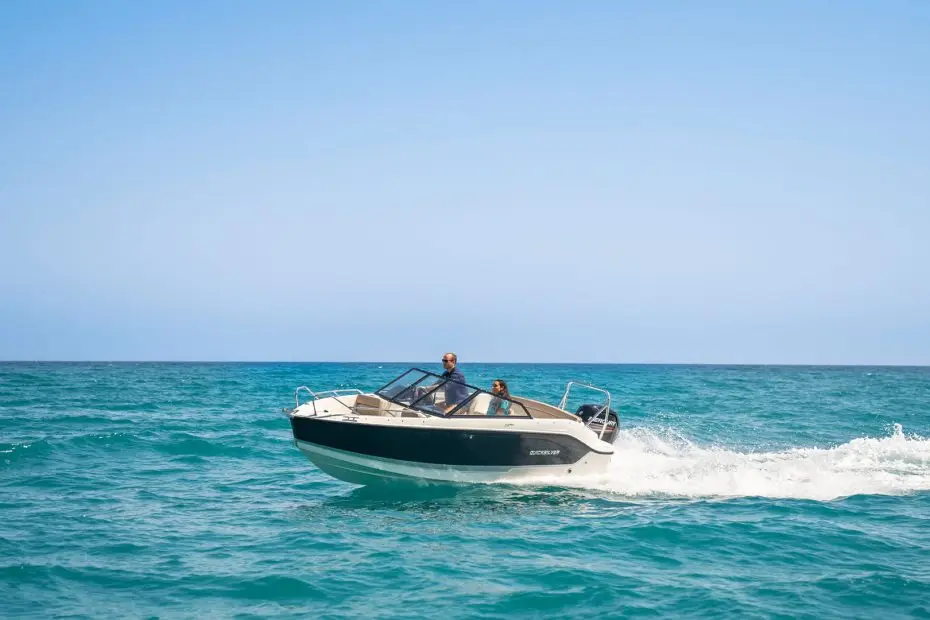 Quicksilver Activ 555 Bowrider - Paseando
