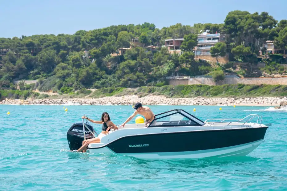 Quicksilver Activ 555 Bowrider - Plataforma de baño