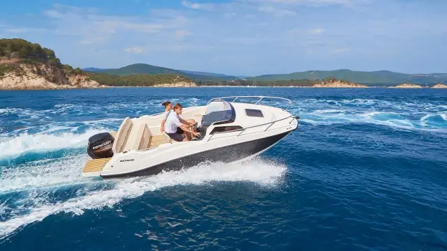 Quicksilver Activ 555 Cabin - Travesía en el mar