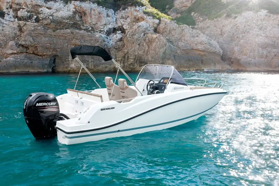 Quicksilver Activ 605 Sundeck - Fondeando