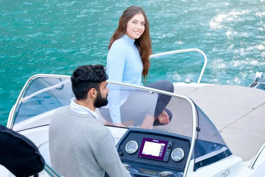 Quicksilver Activ 605 Sundeck - Puesto piloto solárium