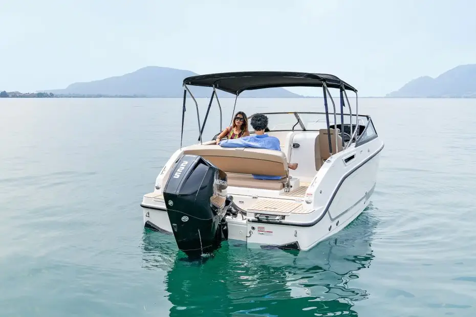 Quicksilver Activ 675 Cruiser - Vista popa