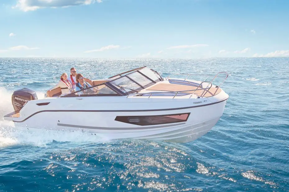 Quicksilver Activ 755 Cruiser - A toda velocidad