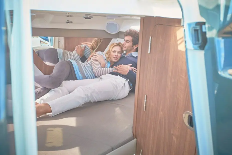Quicksilver Activ 755 Cruiser - Camarote
