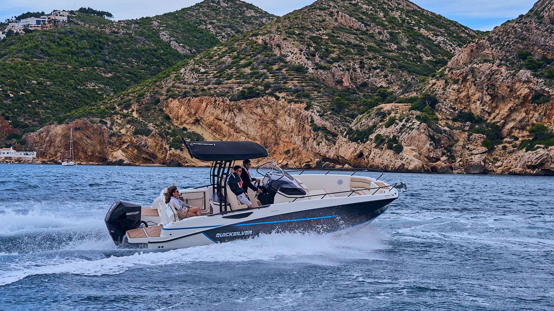 Quicksilver Activ 805 Open - En navegación entrega inmediata