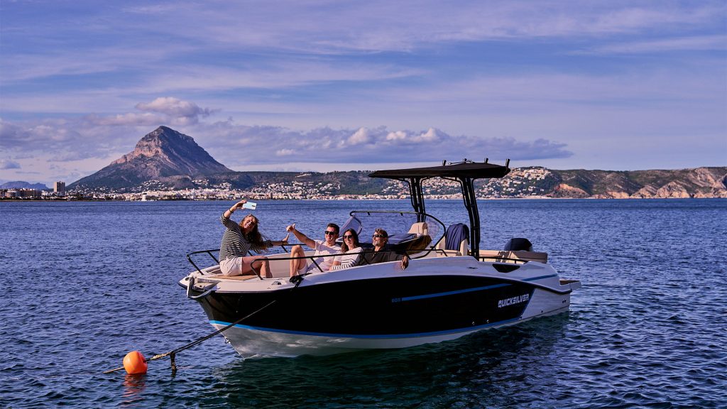 Quicksilver Activ 805 Open - Fondeando entrega inmediata