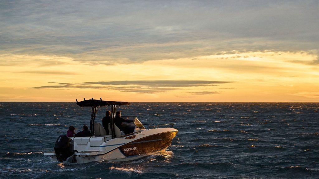 Quicksilver Activ 805 Open - Vista amanecer entrega inmediata