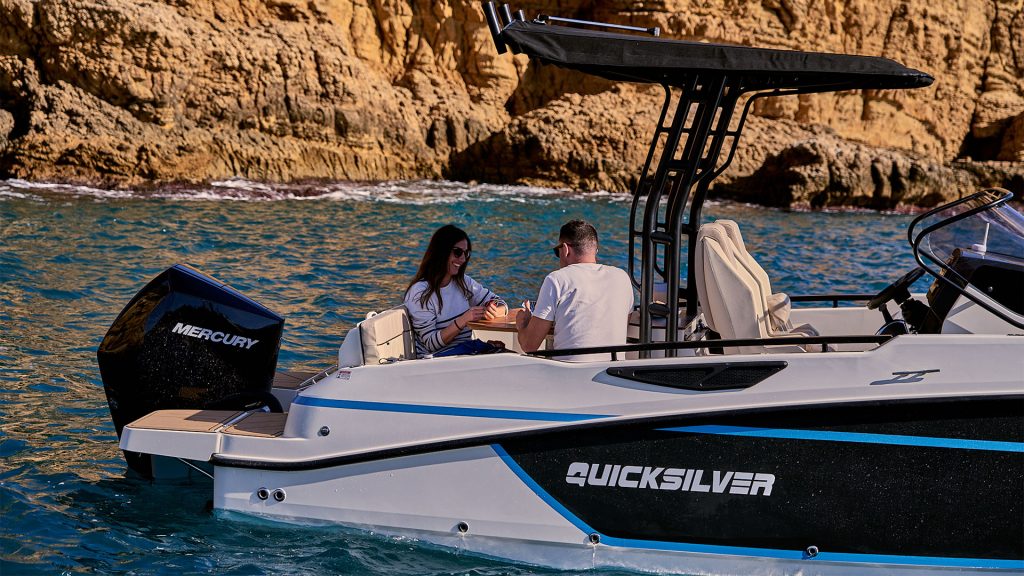 Quicksilver Activ 805 Open - Vista popa entrega inmediata