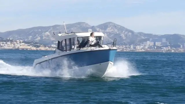 Quicksilver Captur 805 Pilothouse - Navegando vista proa