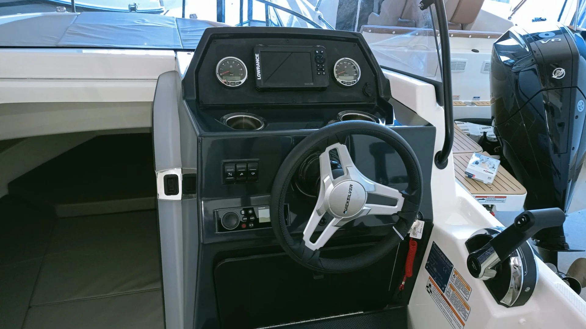 barco-barco-en-stocl-quicksilver-activ-605-sundeck-vista-camarote