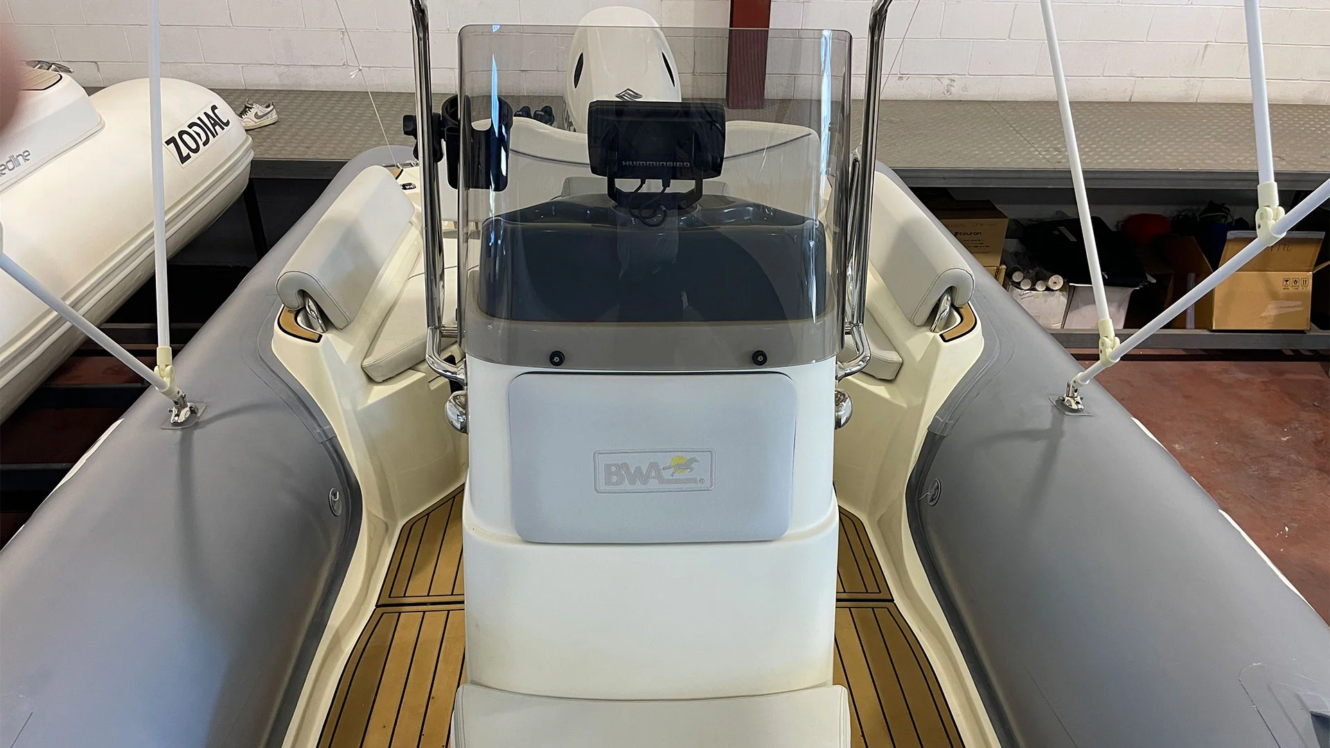 barco-de-ocasion-bwa-sport-19-gt-parabrisas