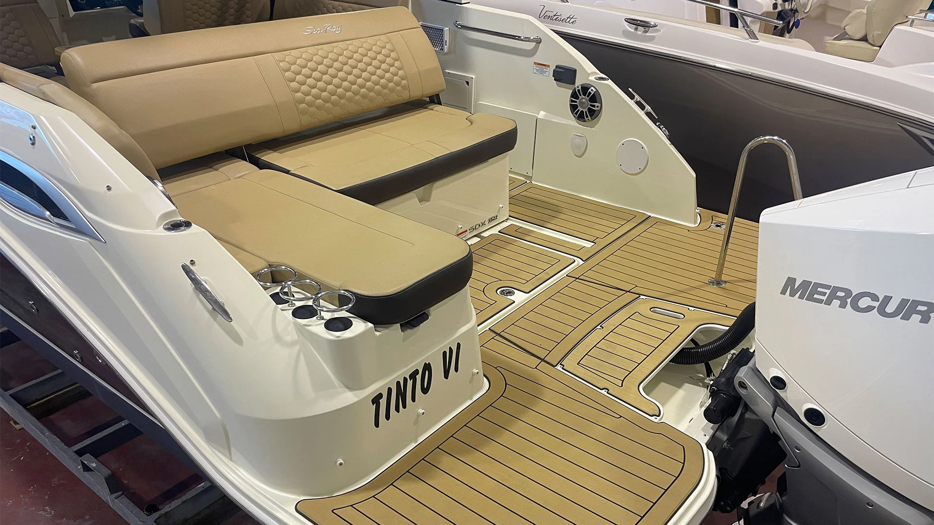 barco-de-ocasion-sea-ray-sdx-250-ob-asientos-popa