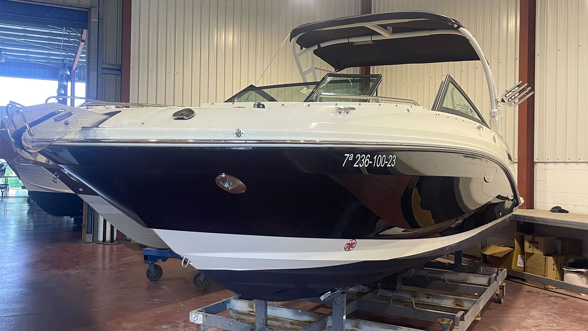 barco-de-ocasion-sea-ray-sdx-250-ob-en-exposicion