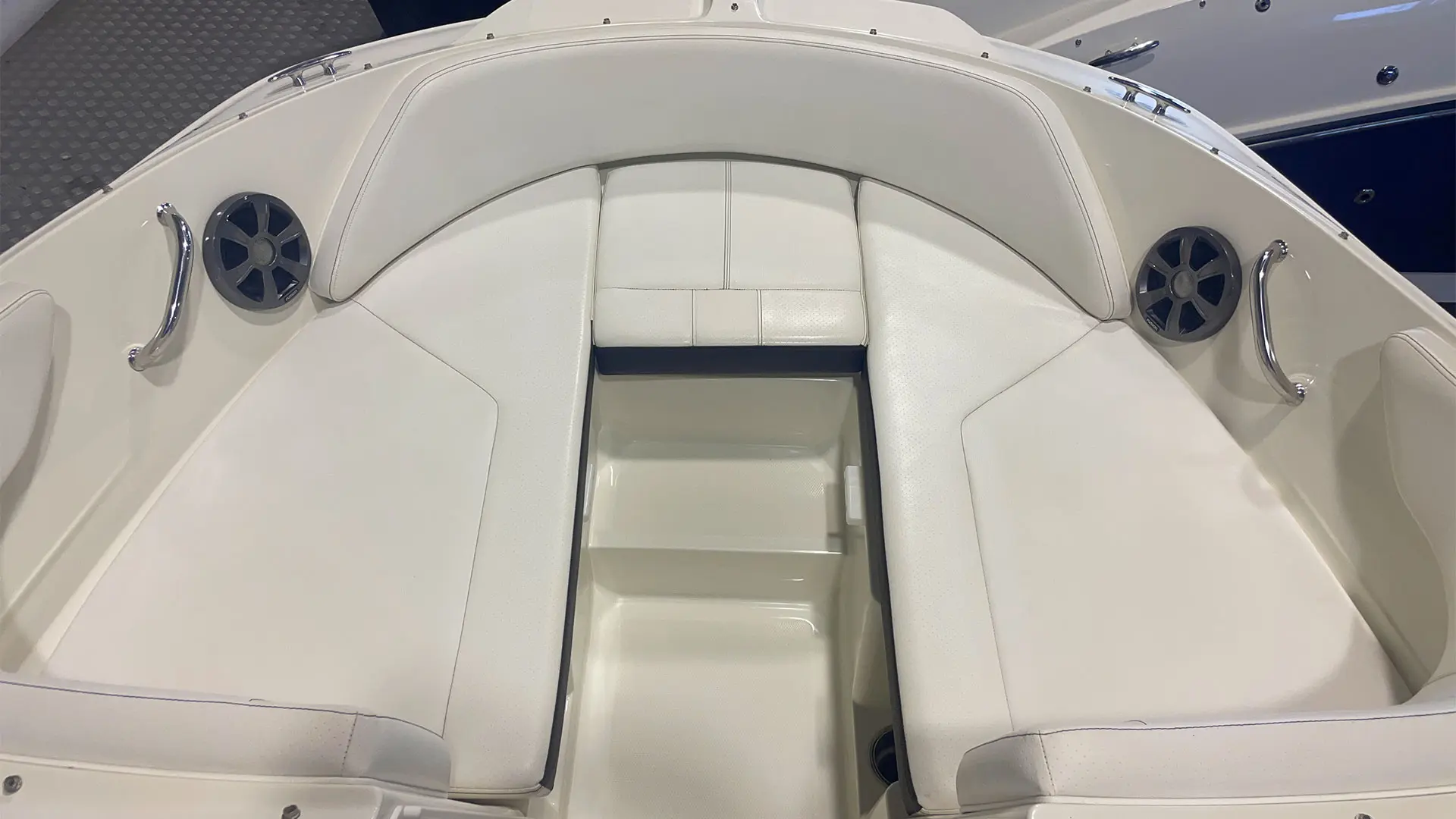 Barco de ocasión Sea Ray SPX 210 - Proa