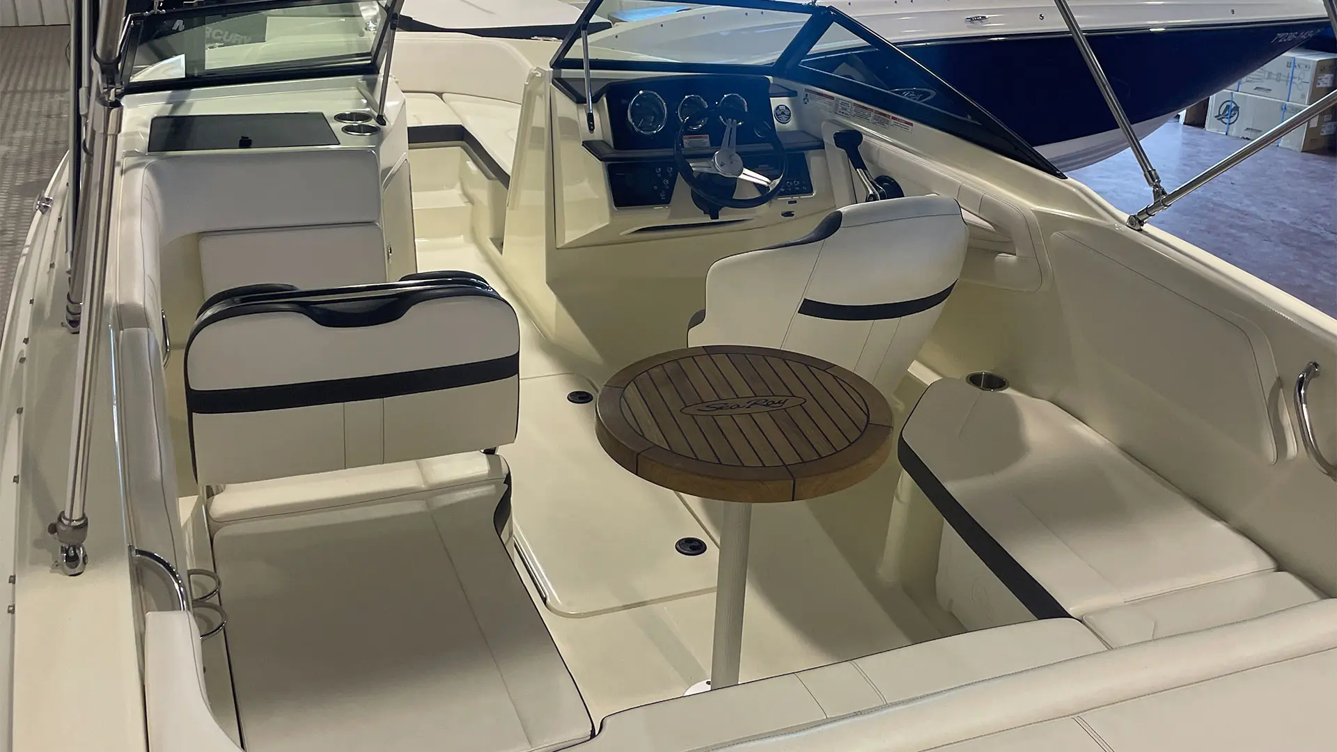 Barco de ocasión Sea Ray SPX 210 - Vista bañera