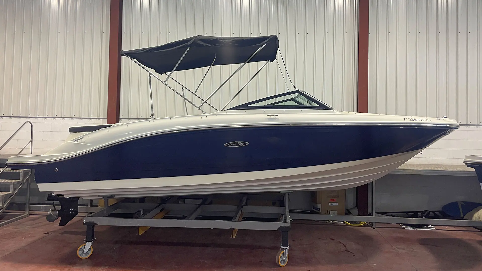 Barco de ocasión Sea Ray SPX 210 - Vista lateral
