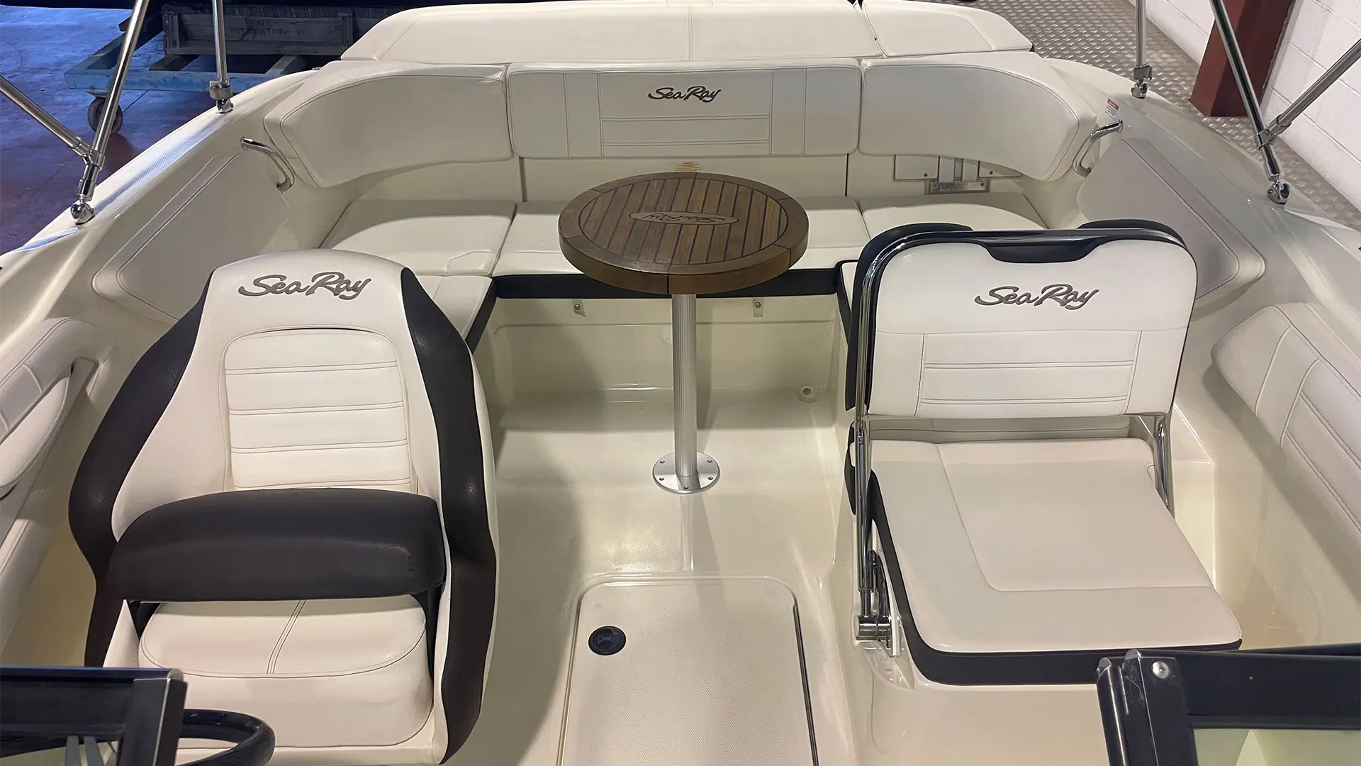 Barco de ocasión Sea Ray SPX 210 - Zona bañera