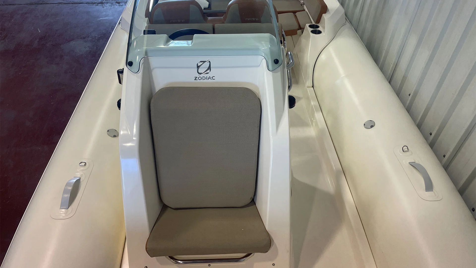 barco-de-ocasion-zodiac-medline-6-8-neo-asiento-consola