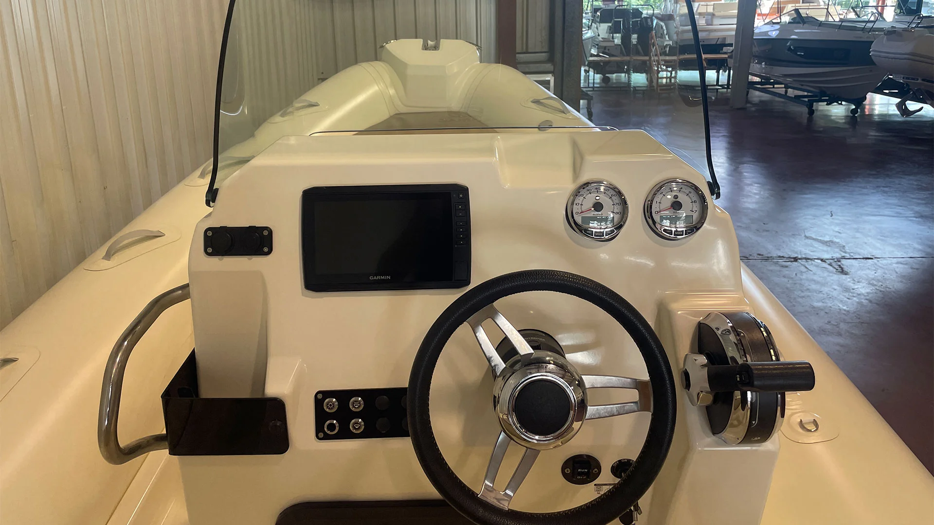barco-de-ocasion-zodiac-medline-6-8-neo-consola