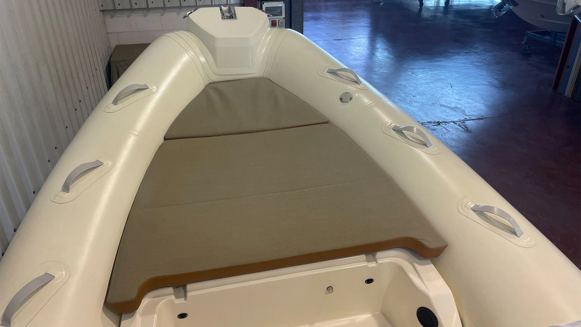 barco-de-ocasion-zodiac-medline-6-8-neo-vista-solarium