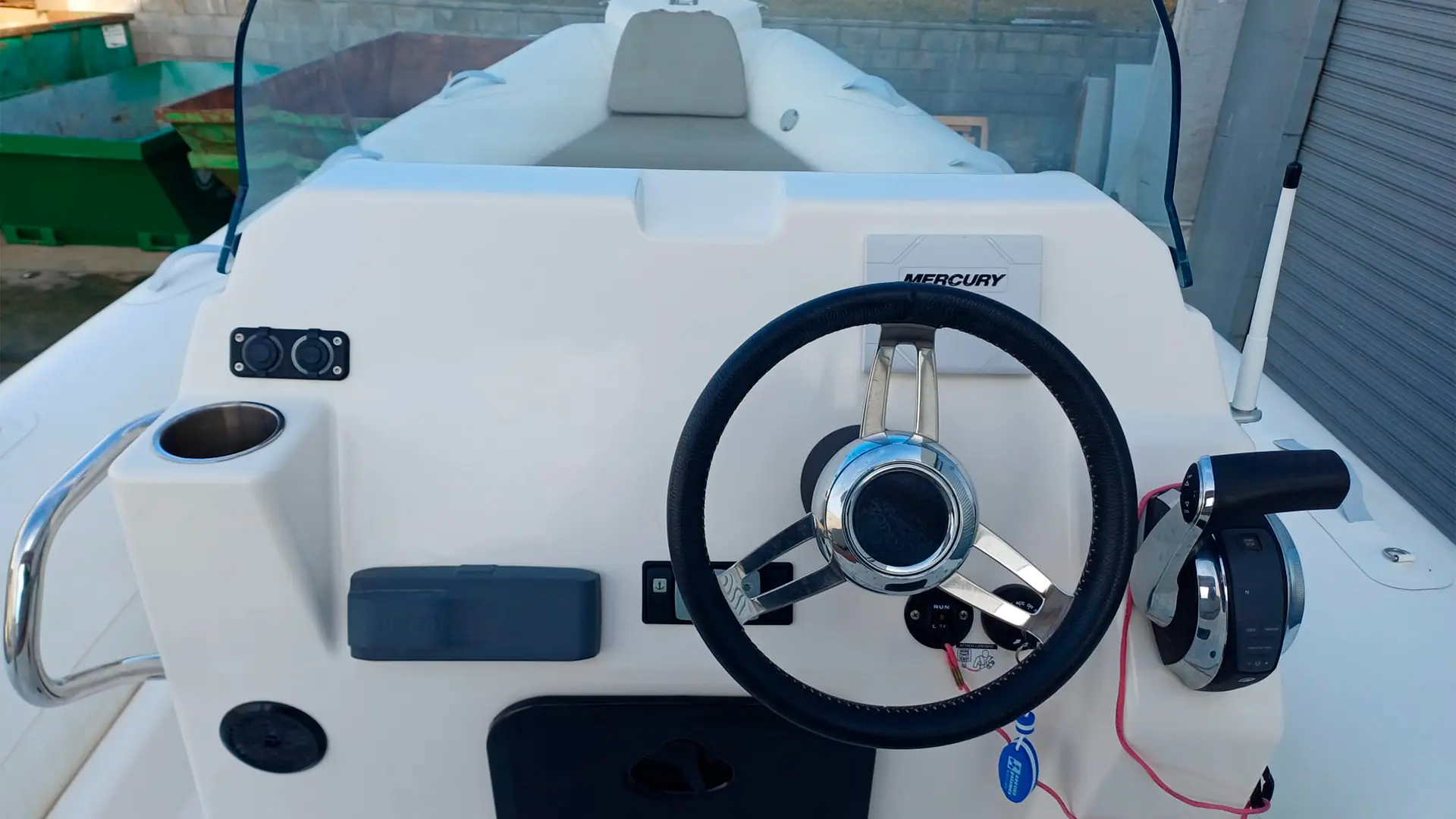 Barco de ocasión Zodiac Medline 7.5 - Consola