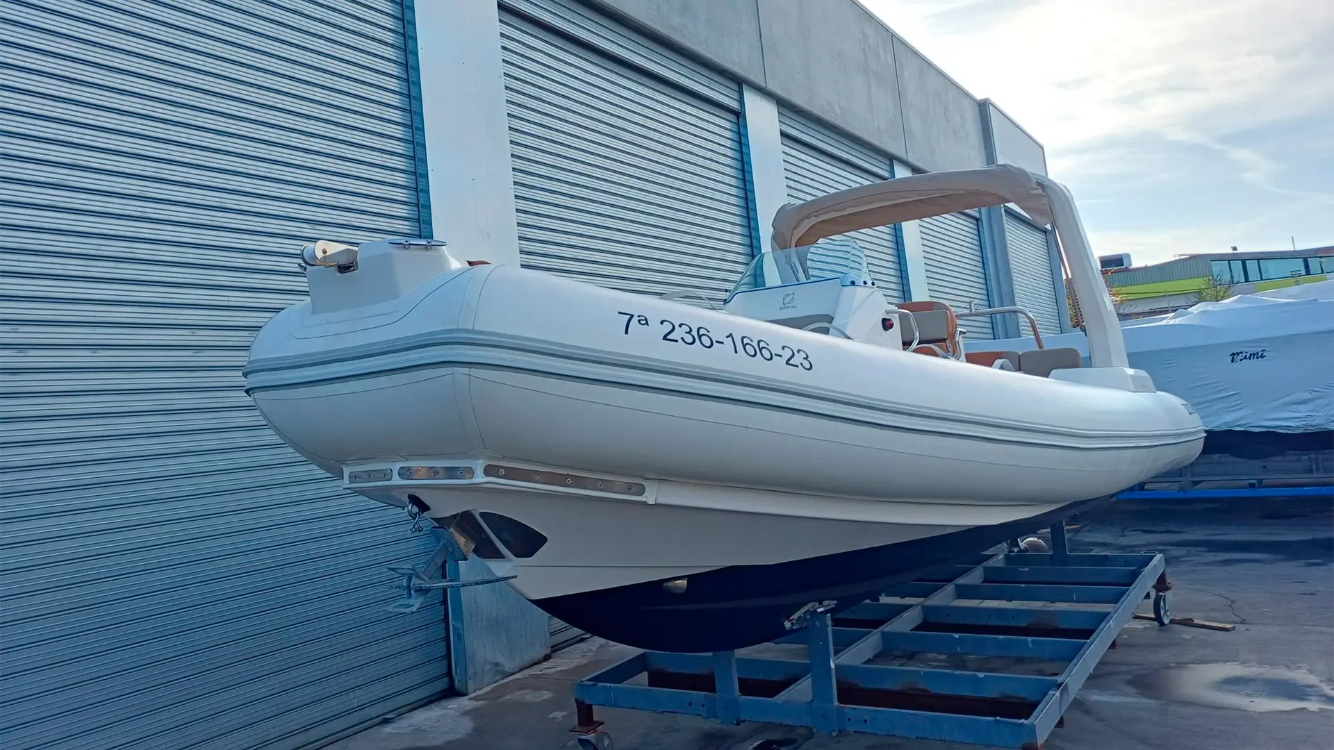 Barco de ocasión Zodiac Medline 7.5 - Vista frontal