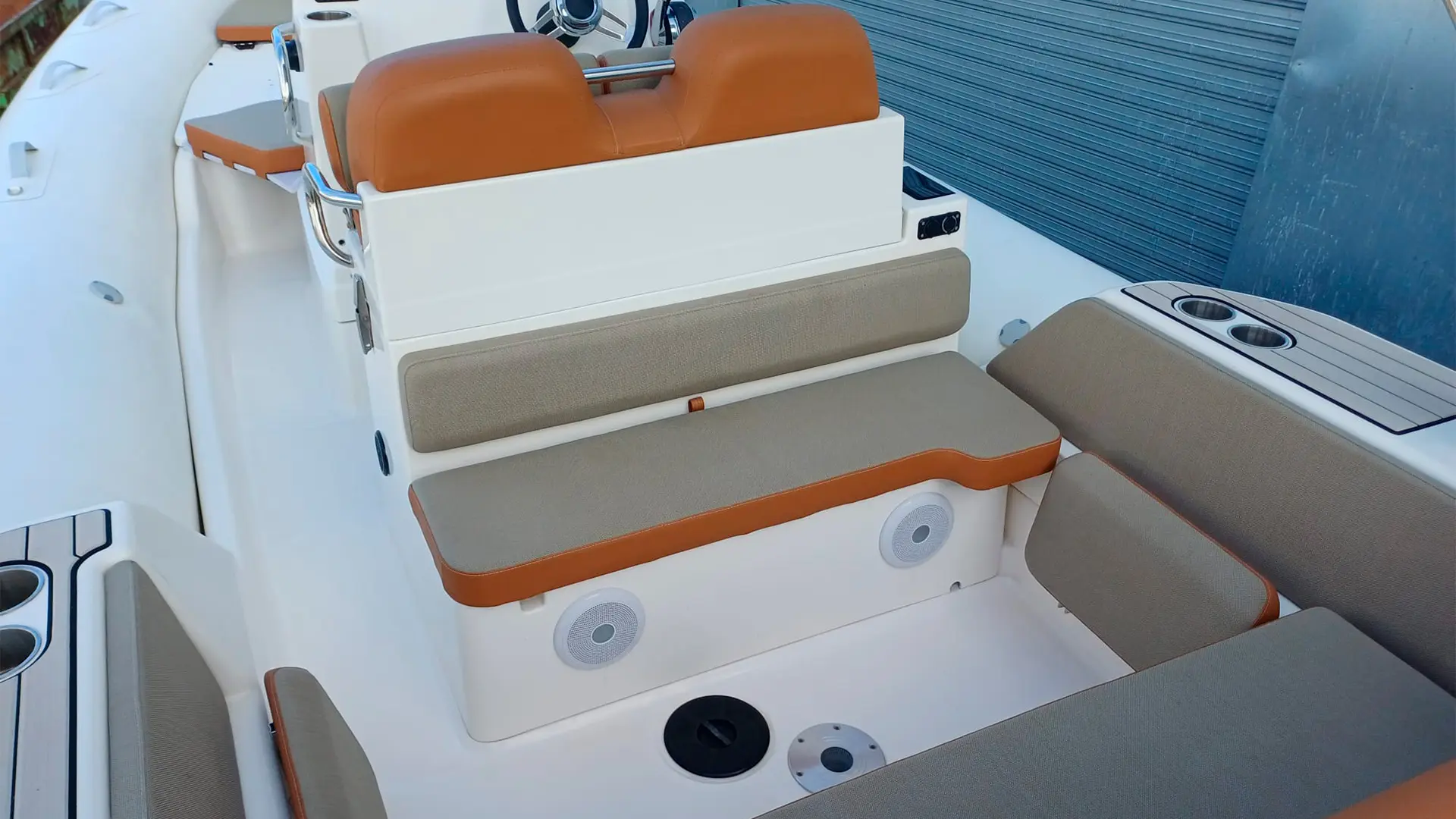 Barco de ocasión Zodiac Medline 7.5 - Zona popa