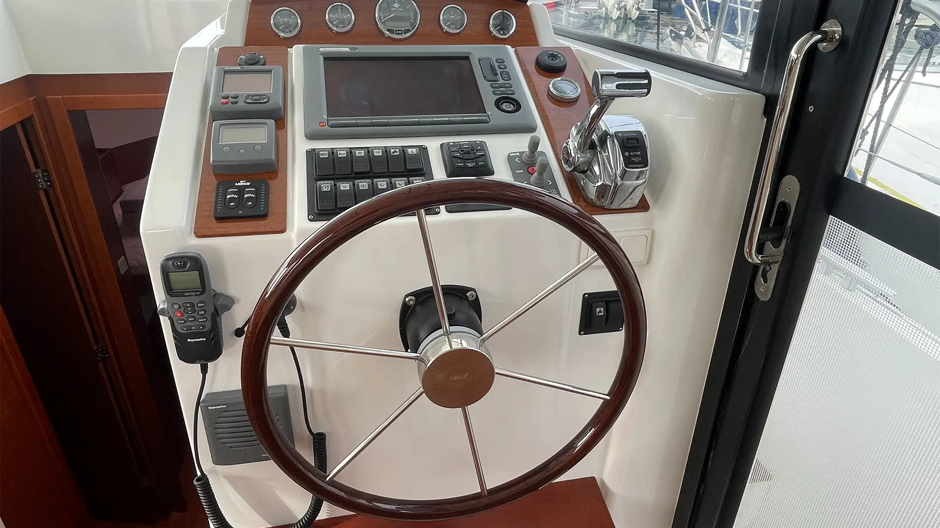 Barco de segunda mano Beneteau Swift Trawler 34 S - Volante