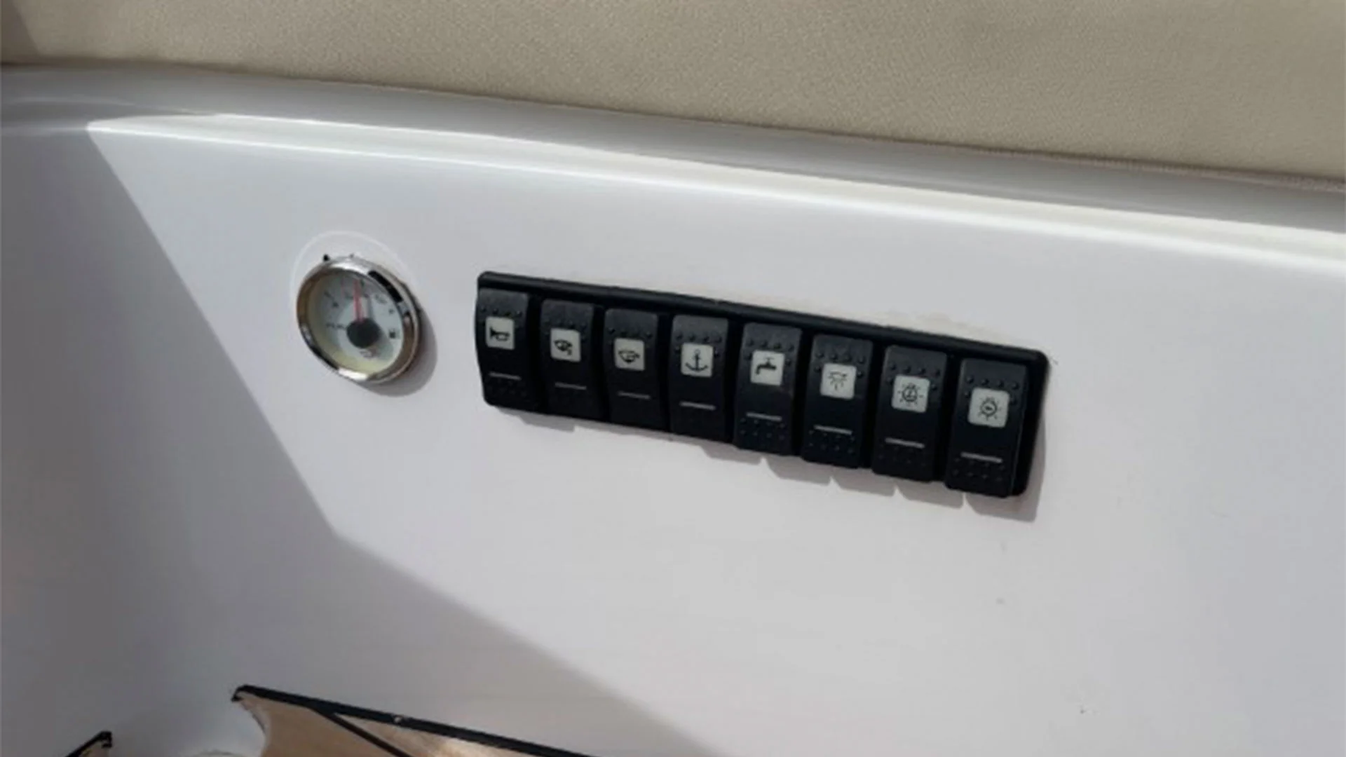 barco-de-segunda-mano-cantieri-mimi-libeccio-6-5-classic-accesorios