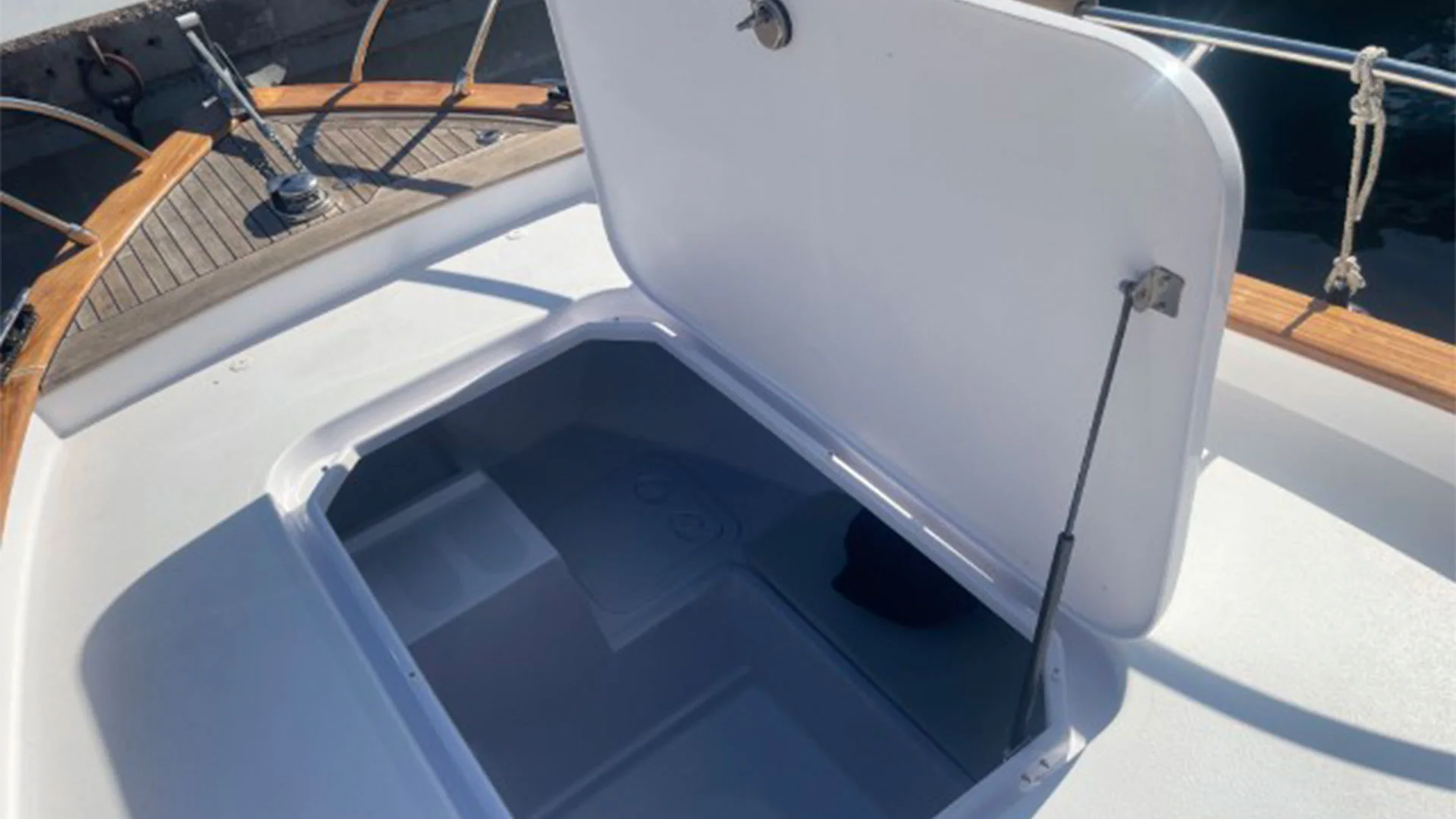 barco-de-segunda-mano-cantieri-mimi-libeccio-6-5-classic-cofre