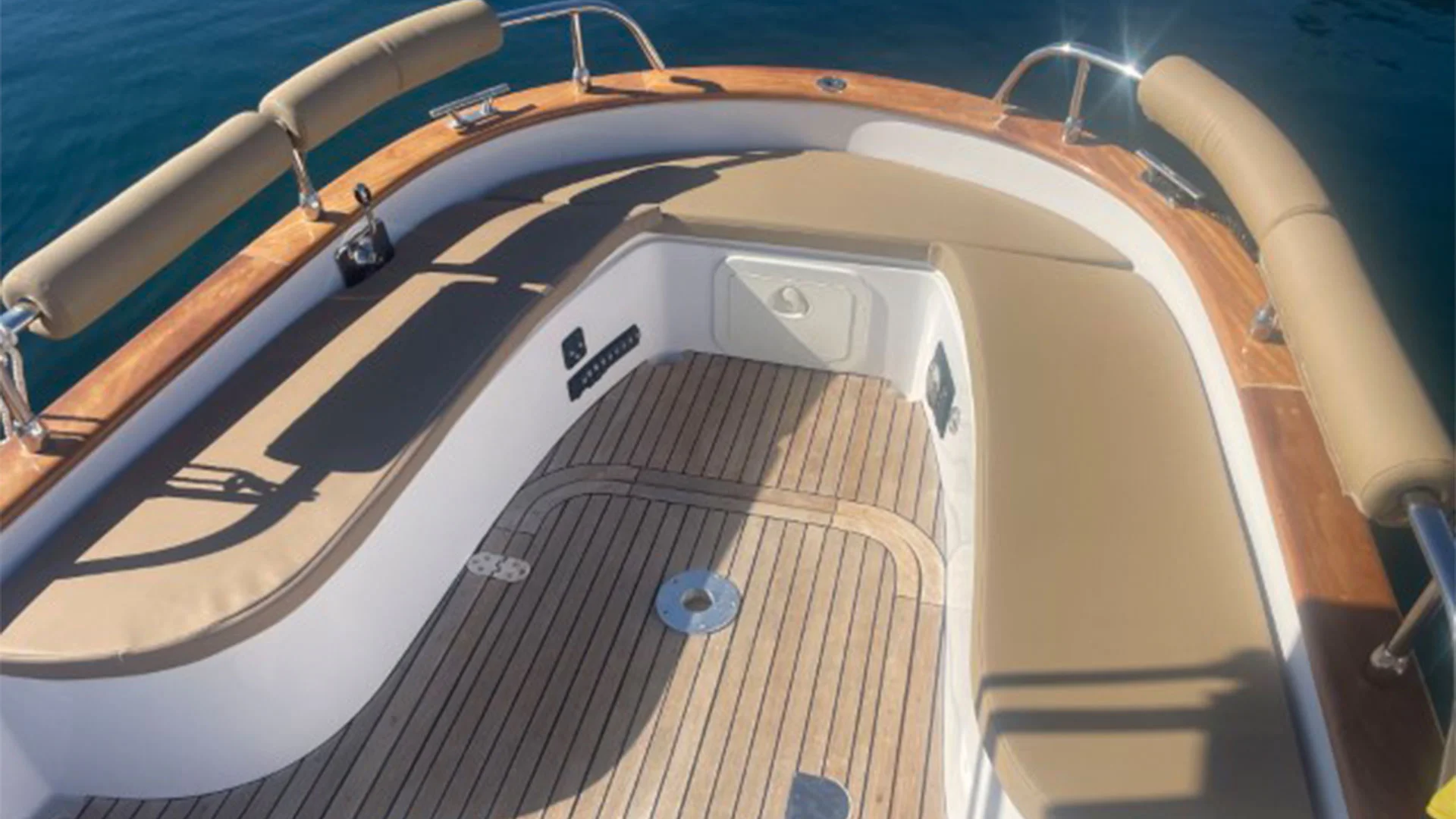 barco-de-segunda-mano-cantieri-mimi-libeccio-6-5-classic-popa
